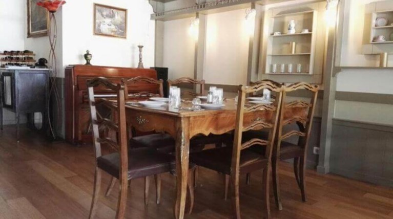 Ο ...Εραστής Δυτικών Προαστίων άνοιξε ένα απίθανο μεζεδοπωλείο