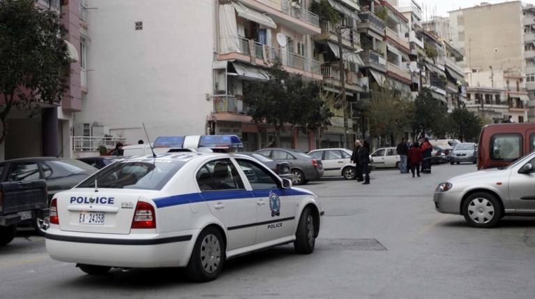 Κινηματογραφική καταδίωξη 26χρονος πέταξε όπλο από το αυτοκίνητο