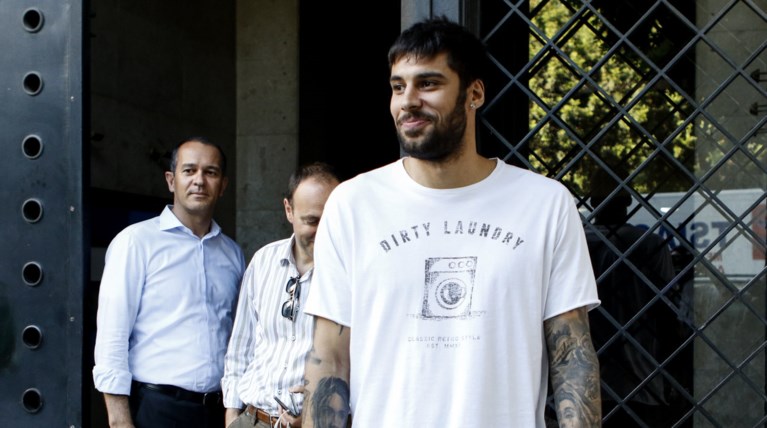 Κλάματα χαράς από τον Γιώργο Πρίντεζη μετά τις υπογραφές video