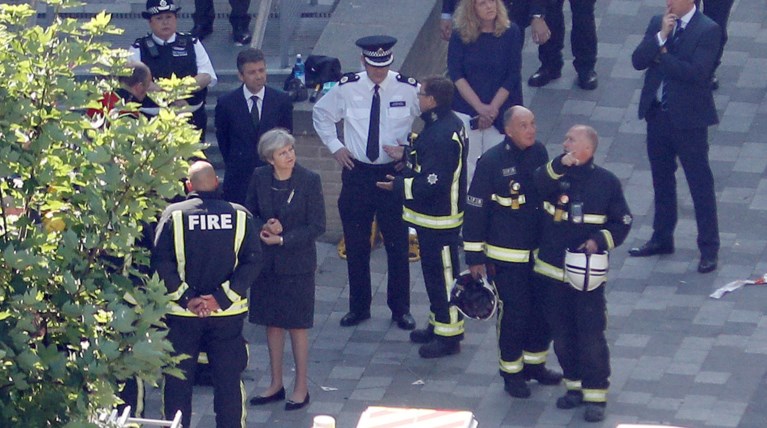 H Mέι στον πύργο της τραγωδίας, δεν είδε τους κατοίκους