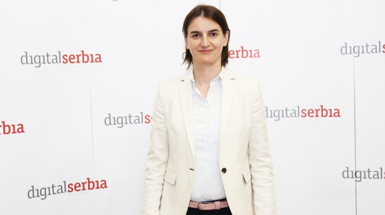 Σερβία: Η ανοικτά γκέι Άνα Μπρνάμπιτς προτάθηκε για πρωθυπουργός