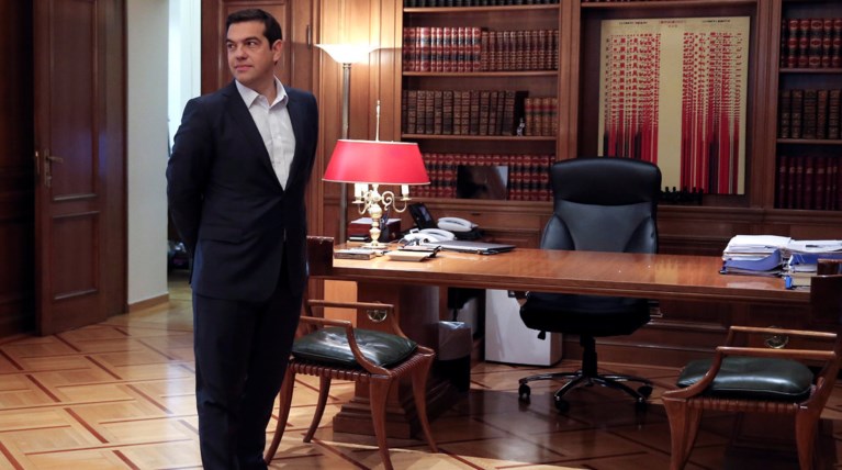 Μετά το φιάσκο του χρέους, ψάχνουν διέξοδο στα εθνικά θέματα