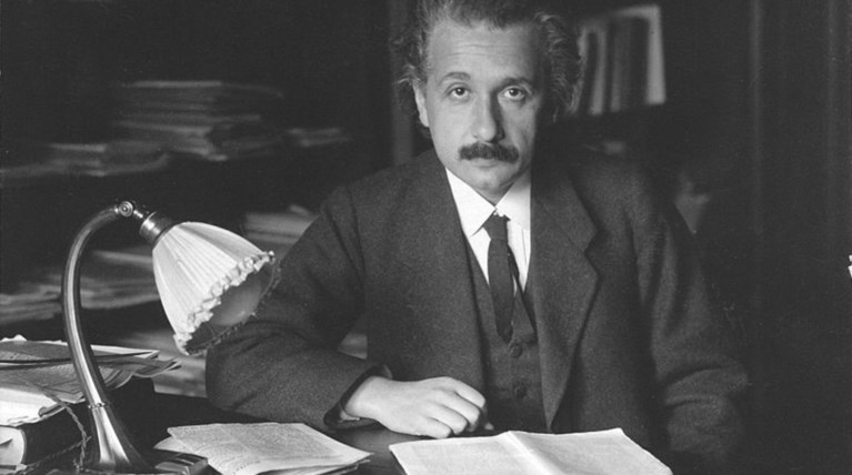 O Γιούρι Γκέλερ και οι άγνωστες επιστολές του Αϊνστάιν
