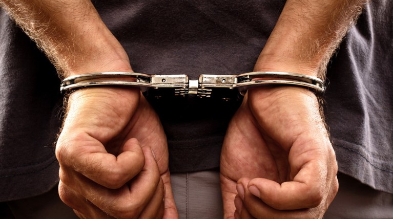 Η επική δικαιολογία μεθυσμένου όταν... δάγκωσε αστυνομικούς