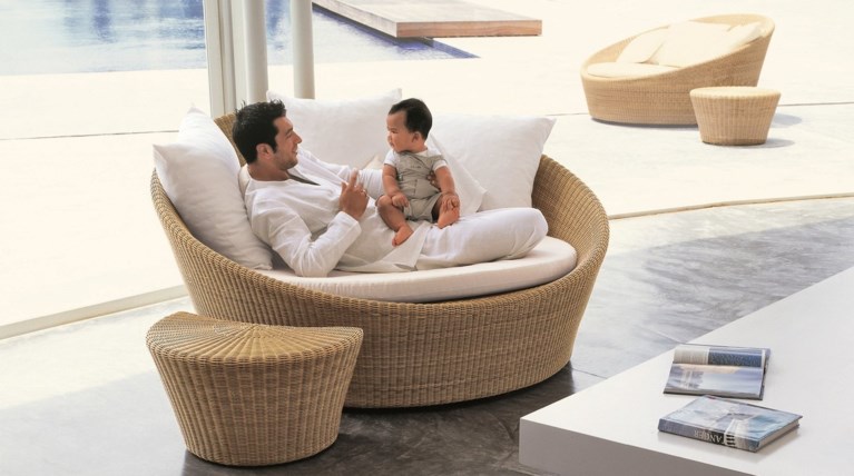 AΒΑΞ Bazaar σε έπιπλα Αβαξ, Dedon και Roche Bobois με εκπτώσεις έως 60%