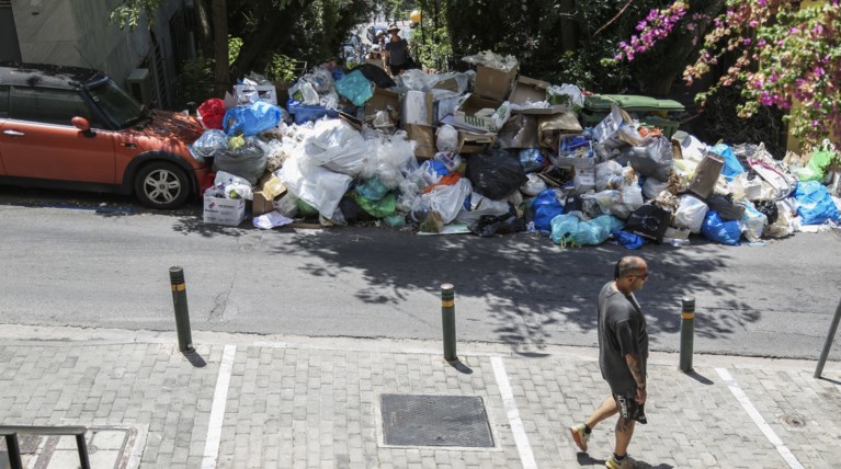 Σήμερα κληρώνει για τον «πόλεμο» των σκουπιδών, συνεδριάζει η ΠΟΕ ΟΤΑ