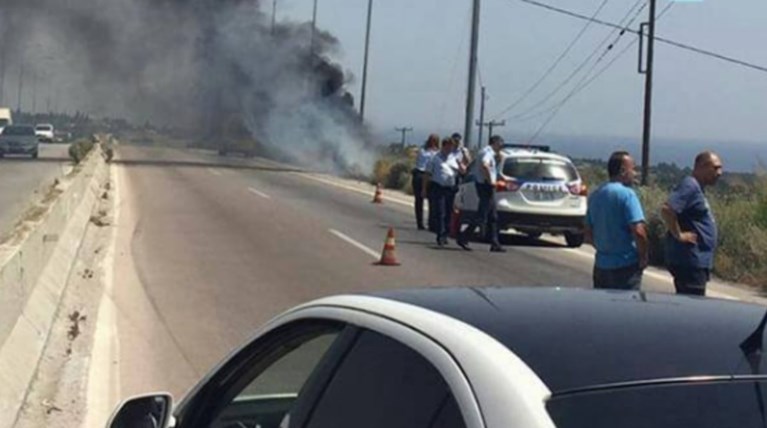 Νεκρός σε τροχαίο στη Χαλκιδική - Πήρε φωτιά το αυτοκίνητό του (video)