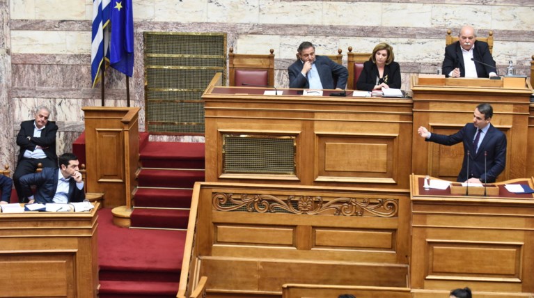 Σύγκρουση για όλα στη Βουλή Τσίπρα - Μητσοτάκη