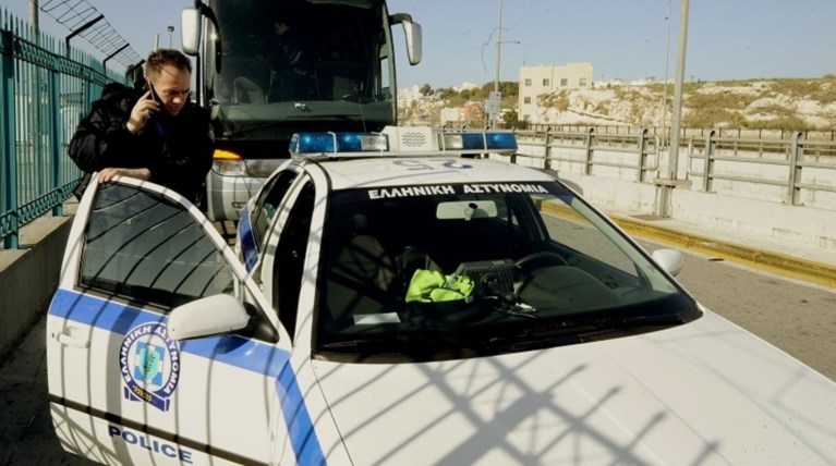 «Κρυφές» εντολές μέσω κινητών στους αστυνομικούς για τους VIP