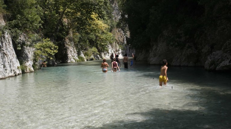 Παιδί προσπάθησε να περάσει τον Αχέροντα με σχοινί