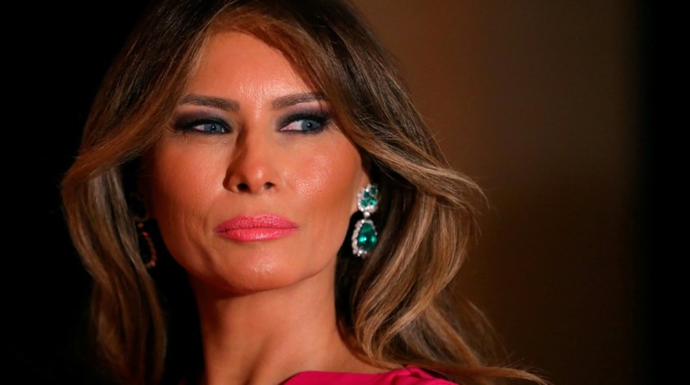 Ξεσπάθωσε η Σερ για τη Μελάνια: Είναι πάντα θλιμμένη, λες και έχει πένθος