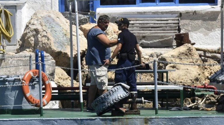 Ελεύθεροι ο πλοίαρχος και το μέλος του πληρώματος του «Αίγινα»