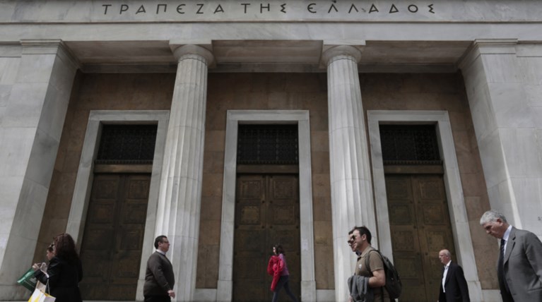 Η "λερναία ύδρα" των "κόκκινων" δανείων ανησυχεί τις τράπεζες