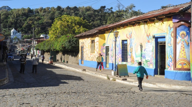 Κάθειρξη 30 χρόνια σε έφηβη που βιάστηκε, έμεινε έγκυος & το γέννησε νεκρό