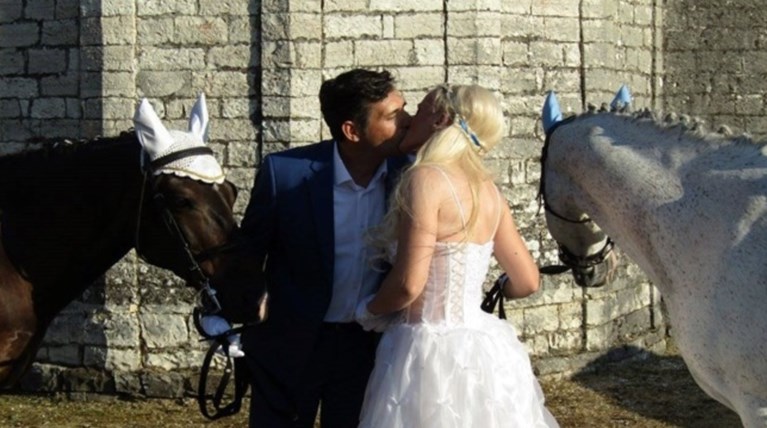 Γιάννενα: Ο ξεχωριστός γάμος της «αμαζόνας» και του «πεταλωτή»  -φωτό