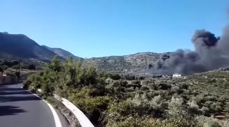 Φωτιά κατέστρεψε πλήρως εργοστάσιο στρωμάτων στην Κρήτη