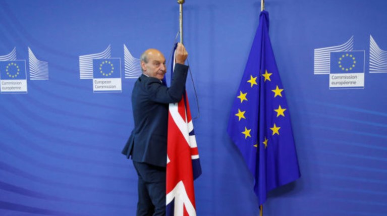 Λονδίνο: Δεν θα δώσουμε ούτε πένα παραπάνω στην ΕΕ για το Brexit