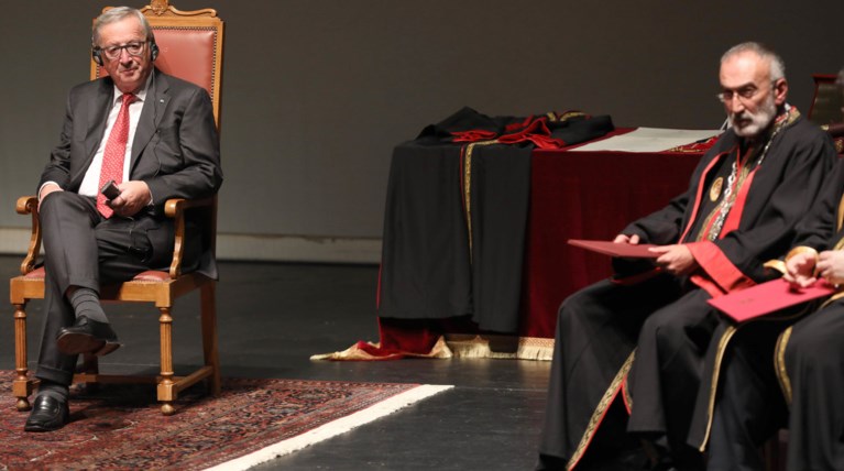 Γιούνκερ: Οφείλω φόρο τιμής στον ελληνικό λαό, σε αυτούς που έχουν υποφέρει