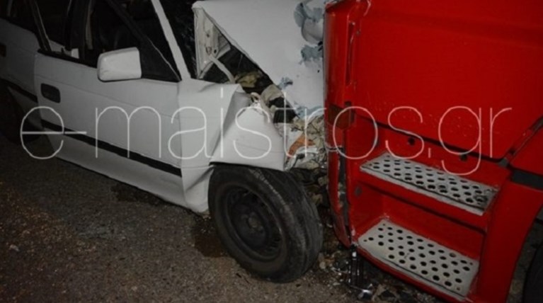 "Καρφώθηκε" σε νταλίκα - Νεκρή μια γυναίκα σε τροχαίο (ΦΩΤΟ)