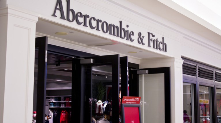 Αγώνα δρόμου για να κρατηθεί κάνει η Abercrombie & Fitch
