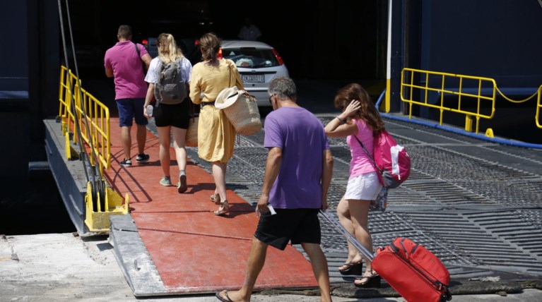 Ακτοπλοΐα: 46% μειώθηκαν οι επιβάτες στα χρόνια της κρίσης