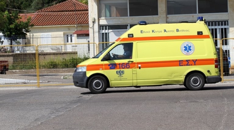 Μύκονος: 2 Αυστραλοί τουρίστες έπεσαν σε πάρκινγκ του λιμανιού