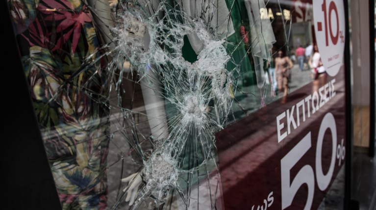 Μήνυση Καμίνη και εμπόρων για  το μπάχαλο στην Ερμού
