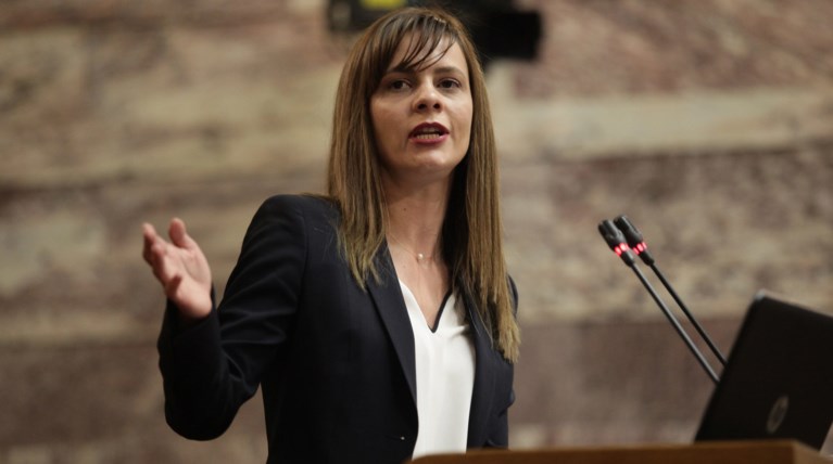 Τα απίστευτα του ΕΦΚΑ: Έκαναν την Αχτσιόγλου ...ομογενή