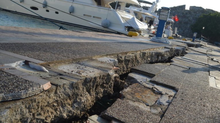 Απίστευτο: Η πόλη της Κω παραμορφώθηκε 4 εκ. από τον σεισμό