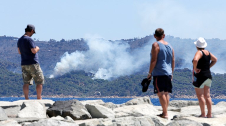 Η Γαλλία σε πύρινο εφιάλτη για 3 μέρα-Χιλιάδες εγκατέλειψαν τα σπίτια τους