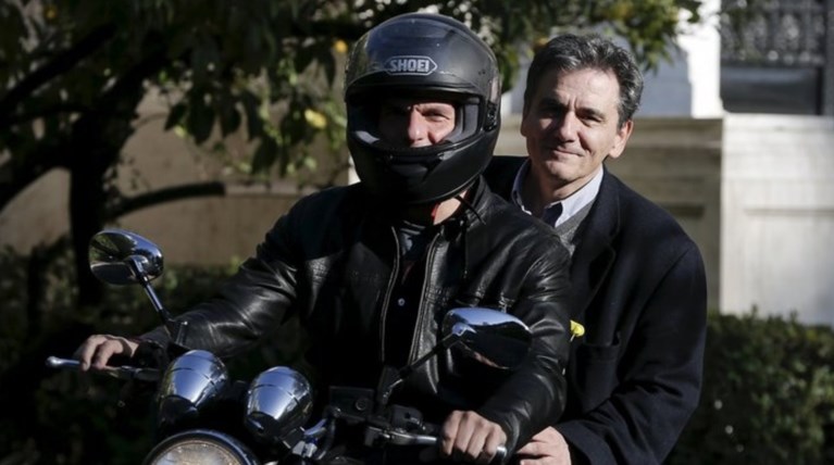 Τσακαλώτος:  Ανησυχούσα πολύ για τον φίλο μου Βαρουφάκη αλλά όχι πια