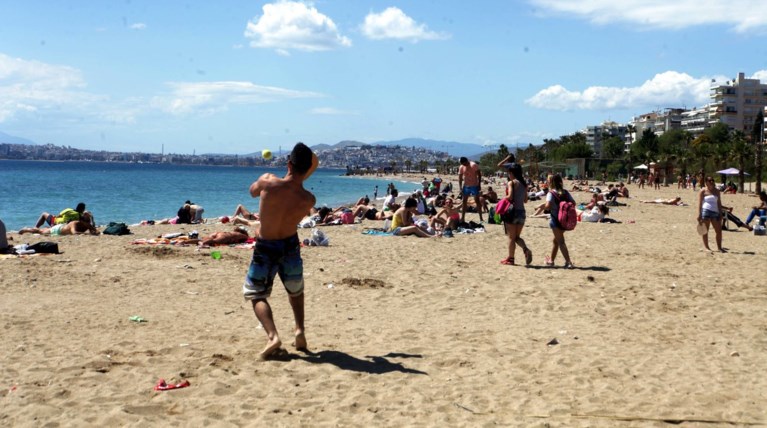 Καύσωνα συνέχεια και σήμερα με 40αρια, ενισχύονται οι άνεμοι