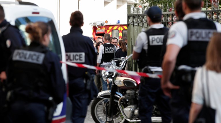 Όχημα έπεσε πάνω σε γάλλους στρατιώτες στο Παρίσι, έξι τραυματίες (ΒΙΝΤΕΟ)