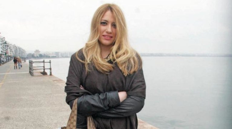 Είναι νέες, ωραίες, Θεσσαλονικιές και πολύ ...ΠΑΣΟΚ [φωτό]