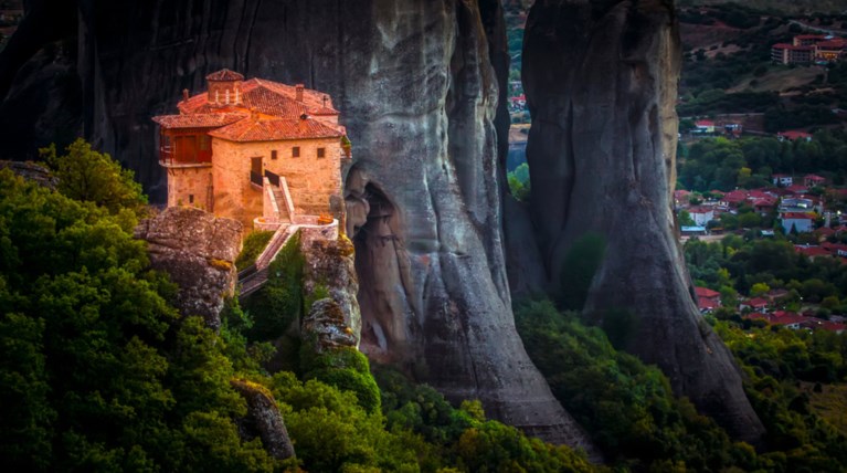 Συνεχίζεται ο "ιερός πόλεμος" για το διάταγμα των Μετεώρων