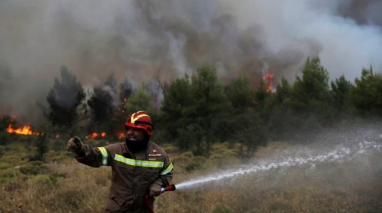 Δηλητηριάστηκε το αίμα δημοσιογράφου του Alpha που κάλυπτε τις φωτιές