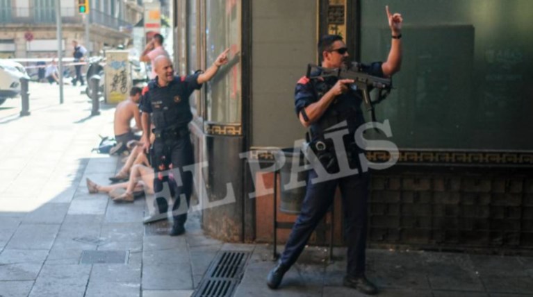 Βαρκελώνη: Σε εξέλιξη ομηρία σε μπαρ μετά την επίθεση