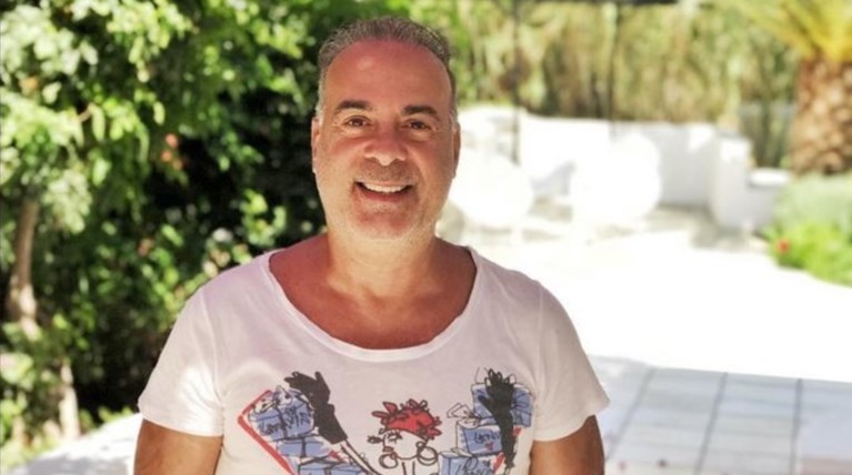 Ο Σεργουλόπουλος με διάσημη ηθοποιό του Χόλιγουντ στην Αντίπαρο [Φωτο]