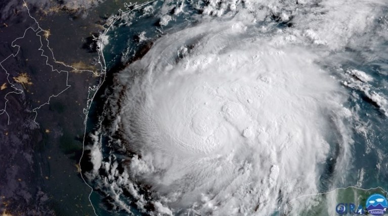 Το Τέξας οχυρώνεται ενόψει της καταιγίδας «Χάρβεϊ»