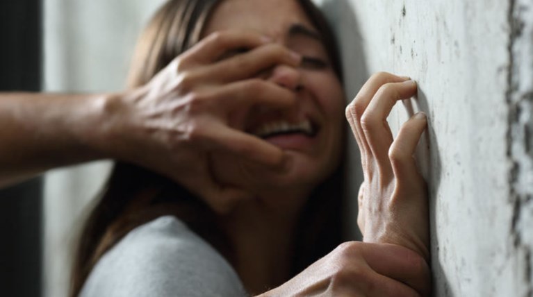 Στη δημοσιότητα οι φωτό του πατέρα & του βιαστή της 14χρονης στην Κάλυμνο