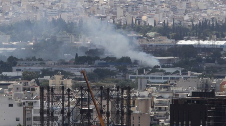 Εκτακτο: Μεγάλη φωτιά σε προαύλιο χώρο μεταφορικής εταιρίας στο Βοτανικό