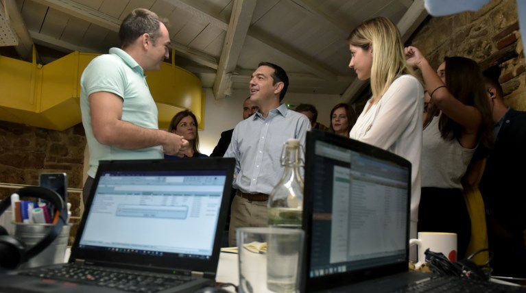 Τσίπρας σε Άγγλο: Αν μάθεις ελληνικά, θα σε κάνω υπουργό Οικονομικών