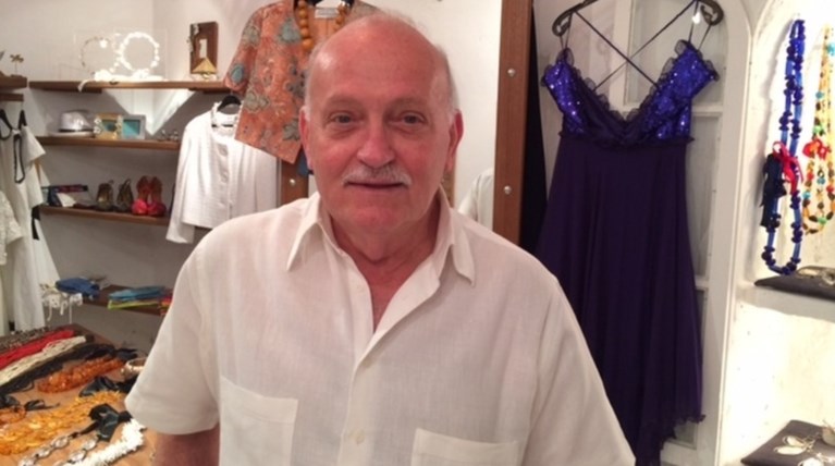 Νεκρός στο διαμερισμά του βρέθηκε ο σχεδιαστής μόδας Λούης Γεράρδος