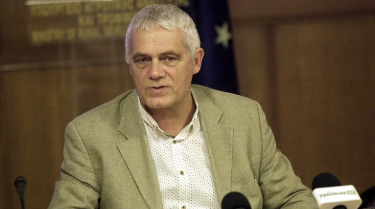Οικολόγος Τσιρώνης: Φταίει η ...κοινωνία που θέλει πετρέλαιο