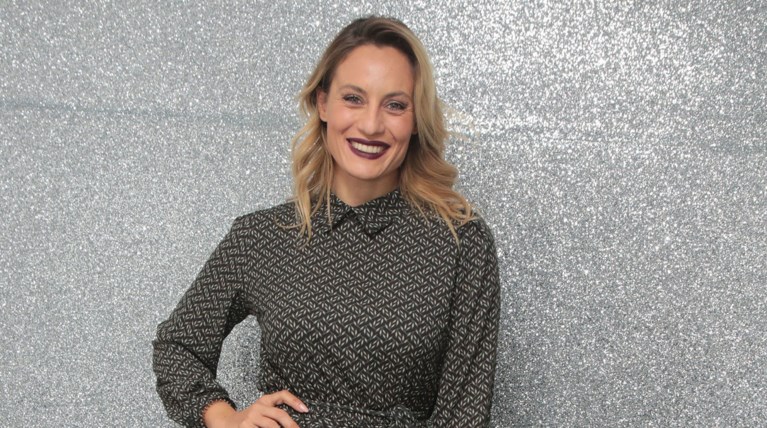 Η Ε. Μελέτη παντρεύεται το ερχόμενο καλοκαίρι- Μας δείχνει το μονόπετρό της