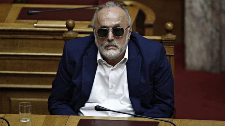 "Μασάζ" Κουρουμπλή σε βουλευτές του ΣΥΡΙΖΑ για το πετρελαιοκηλίδα