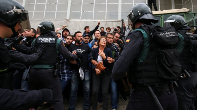 Βία χωρίς τέλος στην Καταλονία: 460 τραυματίες