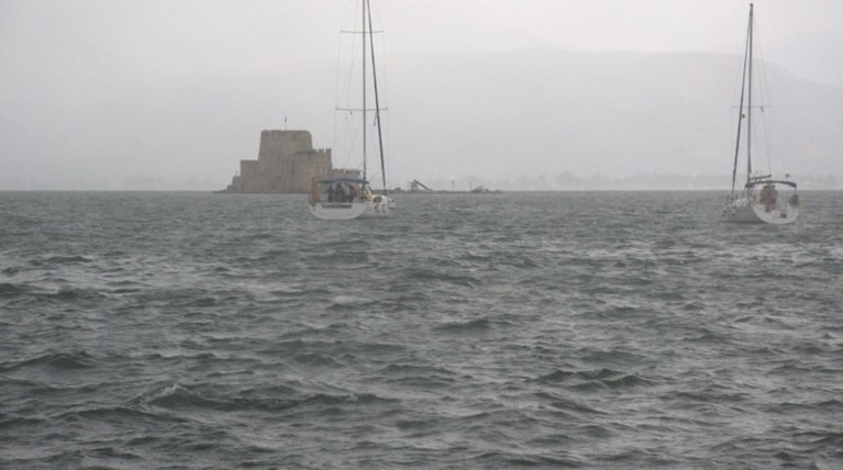 Νεφώσεις και τοπικές βροχές σε όλη τη χώρα