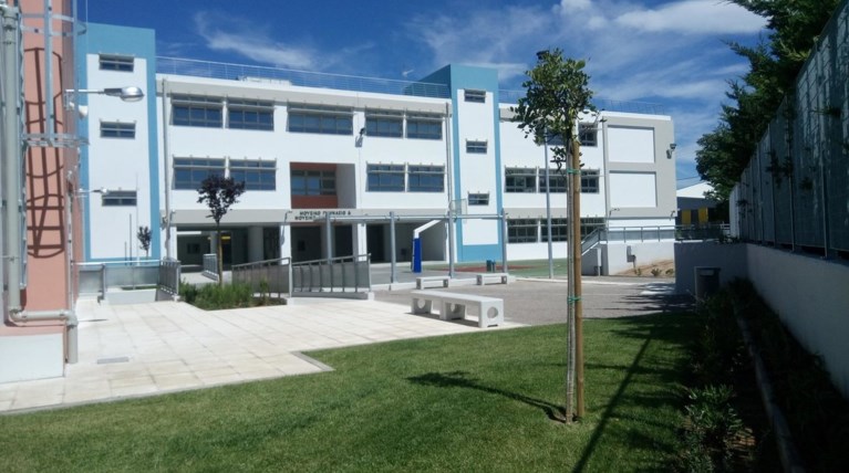 Τα 24 νέα σχολεία-κόσμημα με φυτεμένες στέγες, πλωτές σκάλες