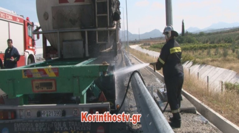 Βυτιοφόρο πήρε φωτιά στην εθνική οδό Κορίνθου – Πατρών (βίντεο)